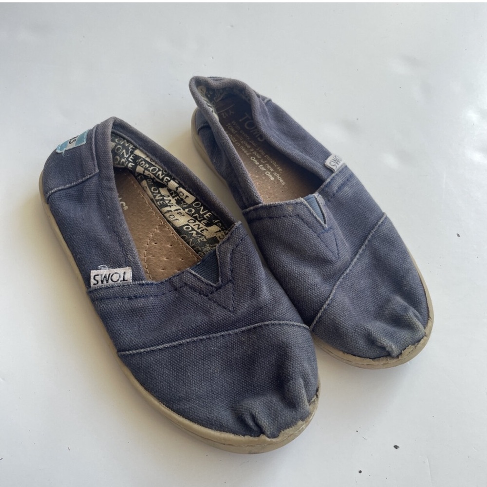 Toms Shoes